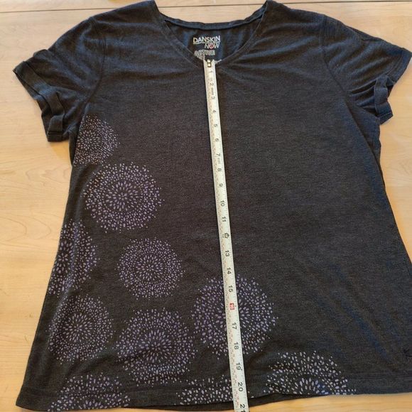 Danskin Now Active tee workout tee with gray and purple print, cuffed sleeves M - Picture 11 of 11